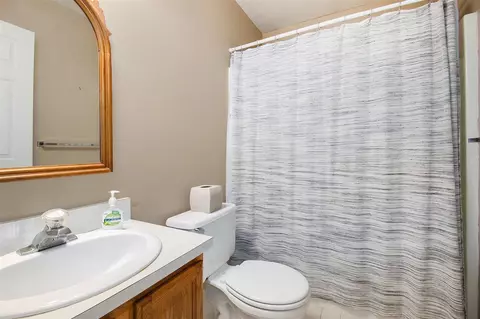 Bath - 7579 Radcliffe, Brighton, MI 48114 photo 3 of 5