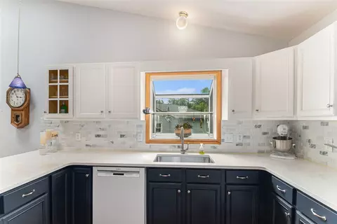 Kitchen - 7579 Radcliffe, Brighton, MI 48114 photo 2 of 6
