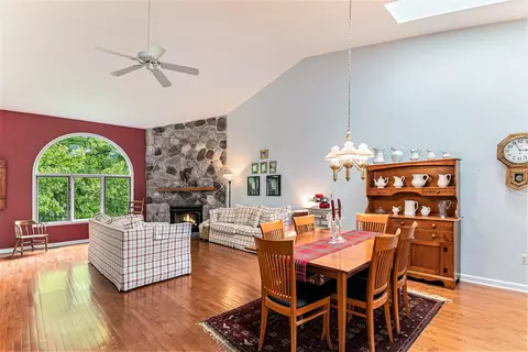 Dining - 7579 Radcliffe, Brighton, MI 48114 photo 4 of 4