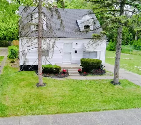 19935 Oakfield, Detroit, MI 48235