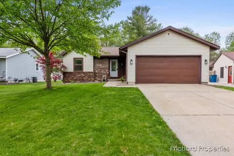 561 Harp, Grand Rapids, MI 49548