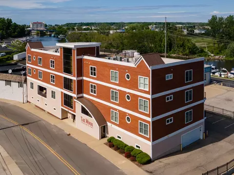 1221 Broad #11, Saint Joseph, MI 49085