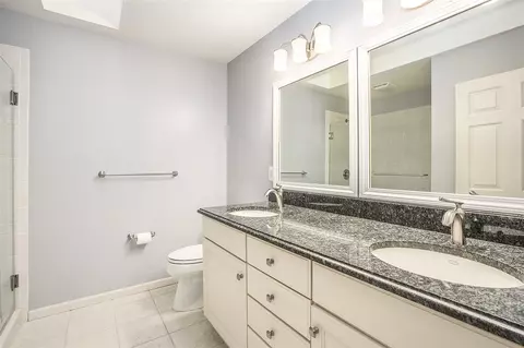 Bath - 563 Sycamore #46, Saline, MI 48176 photo 2 of 4