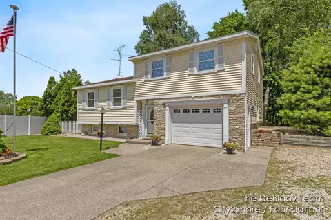 3195 Crisfield, Grand Rapids, MI 49525