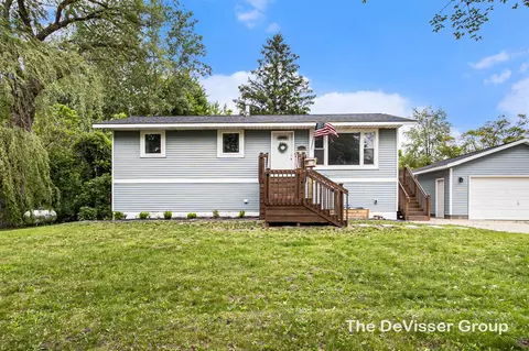 13719 Barry, Holland, MI 49424