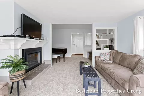 Living - 2153 S Evergreen, White Cloud, MI 49349 photo 4 of 4