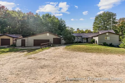 Exterior - 2153 S Evergreen, White Cloud, MI 49349 photo 4 of 15