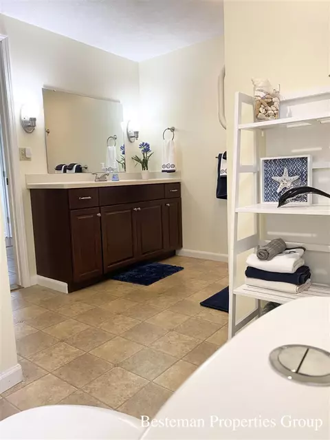 Bath - 2153 S Evergreen, White Cloud, MI 49349 photo 3 of 4
