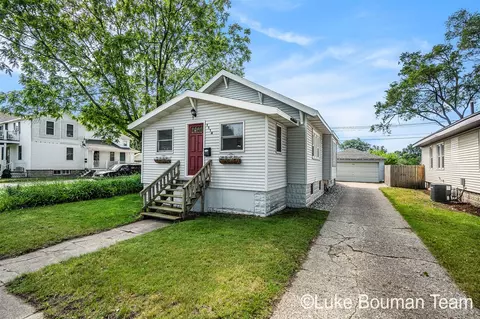 1114 Columbus, Grand Haven, MI 49417