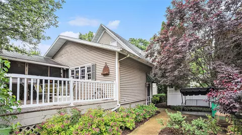 Exterior - 124 W Jackson, Mendon, MI 49072 photo 3 of 6