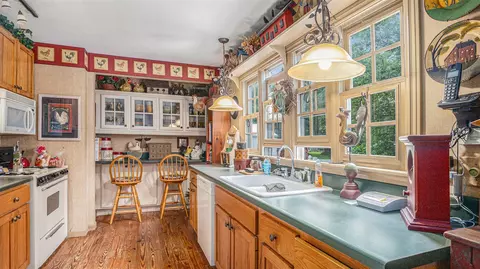 Kitchen - 124 W Jackson, Mendon, MI 49072 photo 2 of 2