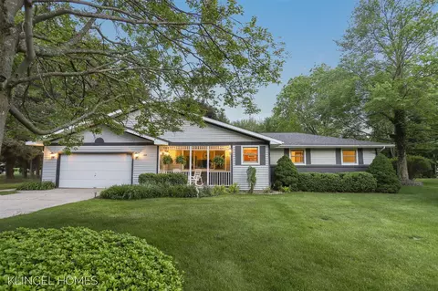 749 Hendrick, Norton Shores, MI 49441