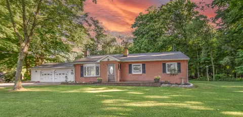 930 State, Quincy, MI 49082