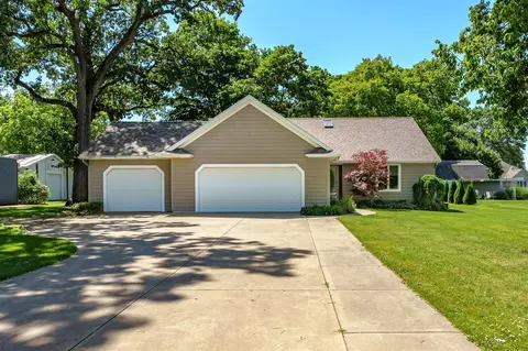 385 West, Schoolcraft, MI 49087
