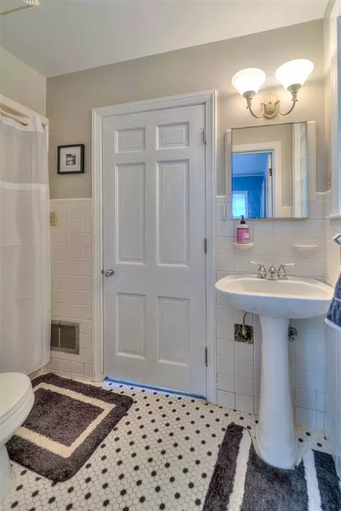 903 Brighton, Jackson, MI 49203 photo 18
