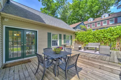 903 Brighton, Jackson, MI 49203 photo 4