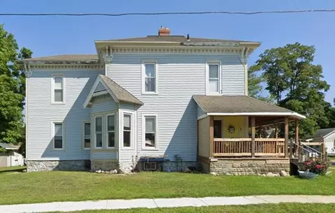 423 Oak, Paw Paw, MI 49079