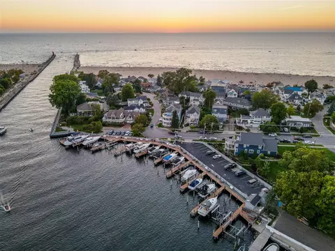 36 N North Shr #1, South Haven, MI 49090