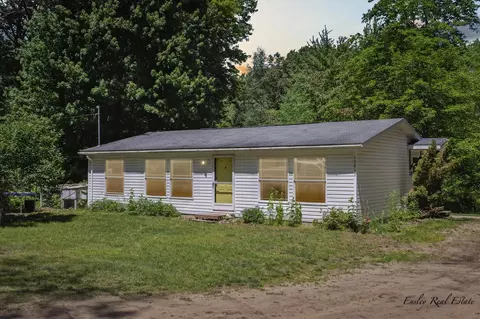 13957 NE 18 Mile, Gowen, MI 49326