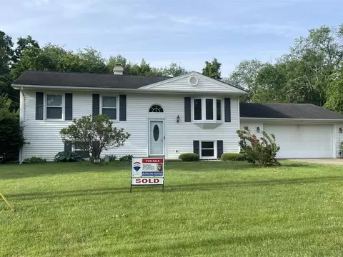 1215 Rockefeller, Jackson, MI 49203