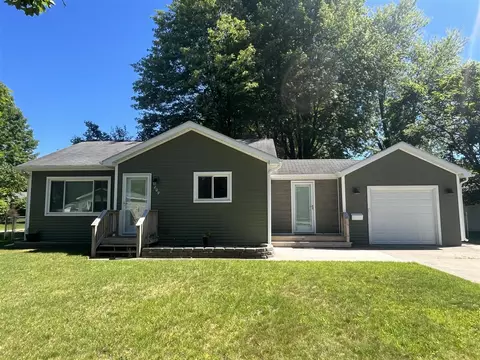 209 E Lewis, Whitehall, MI 49461
