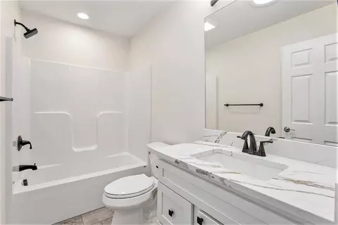 Bath - 101 Joann #16, Saline, MI 48176 photo 2 of 2