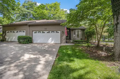 692 Mapleway #1, Norton Shores, MI 49441