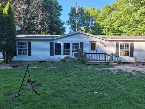 7164 Meceola Rd, Evart, MI 49631