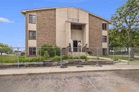 30535 W 14 Mile #11, Farmington Hills, MI 48334