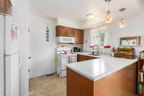 Kitchen - 3027 Williamsburg, Ann Arbor, MI 48108 photo 2 of 4