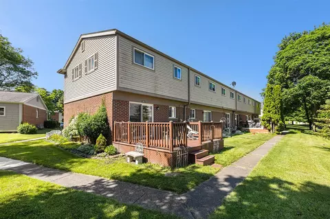 Exterior - 3027 Williamsburg, Ann Arbor, MI 48108 photo 6 of 8