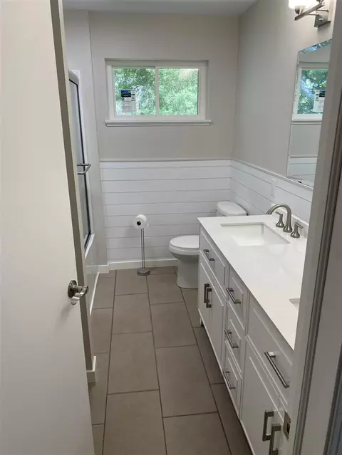 Bath - 16615 E Augusta, Augusta, MI 49012 photo 1 of 1
