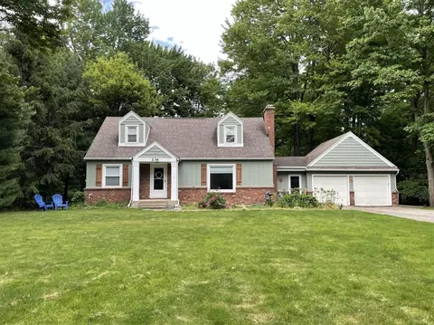 236 Forest Hl, Grand Rapids, MI 49546