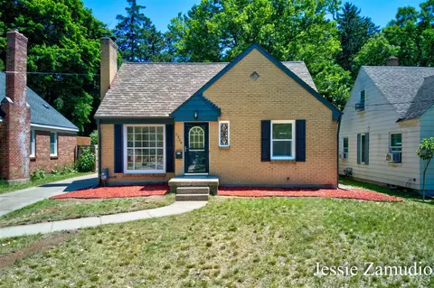 2534 Brooklyn, Grand Rapids, MI 49507