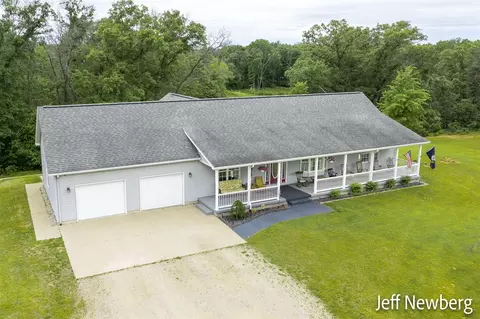 789 Washington, White Cloud, MI 49349