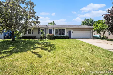 1048 E 12th, Holland, MI 49423