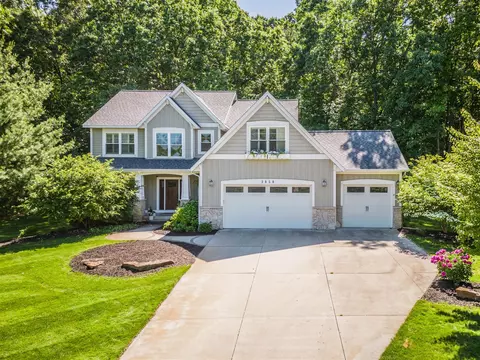 3858 Woodstream, Grand Rapids, MI 49534
