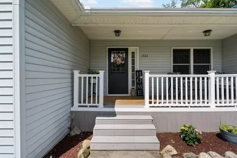 1304 Catsyl, Jackson, MI 49203 photo 2