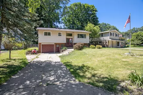 2046 Holliday, Wyoming, MI 49519