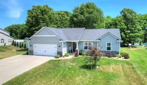 1704 Signal Pt, Allegan, MI 49010