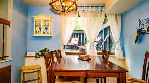 Dining - 14175 Jackson, Taylor, MI 48180 photo 2 of 2