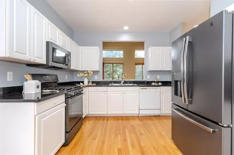 Kitchen - 1027 Maya, Troy, MI 48085 photo 1 of 5