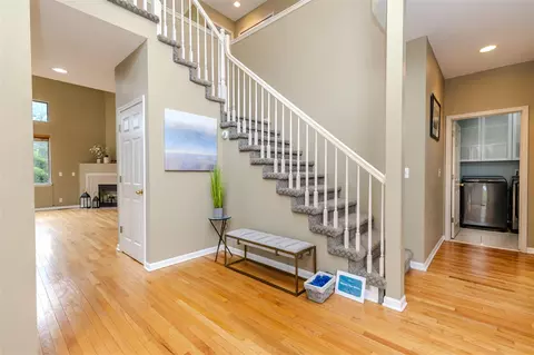 Entry Way - 1027 Maya, Troy, MI 48085 photo 1 of 4