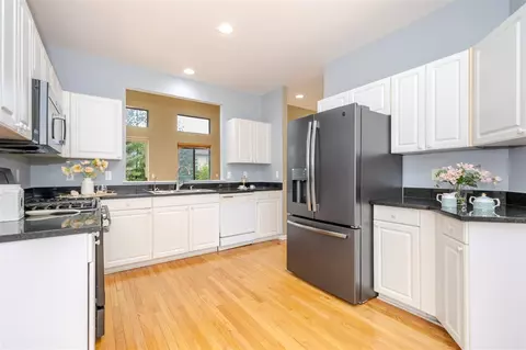 Kitchen - 1027 Maya, Troy, MI 48085 photo 3 of 5