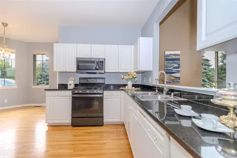 Kitchen - 1027 Maya, Troy, MI 48085 photo 2 of 5