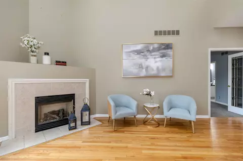 Living - 1027 Maya, Troy, MI 48085 photo 7 of 9