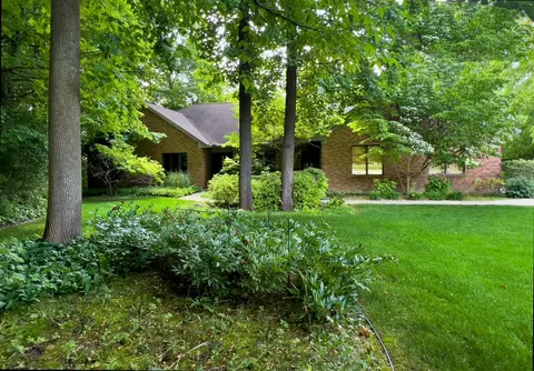 2365 Forest Hls, Saint Joseph, MI 49085