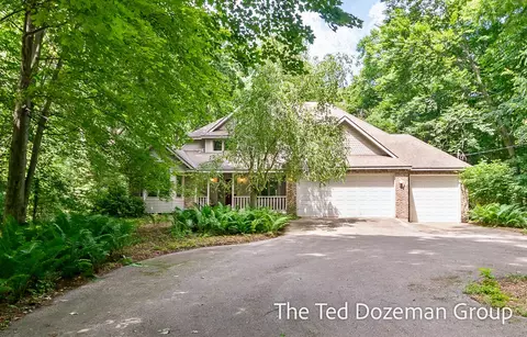 1095 Post, Holland, MI 49424