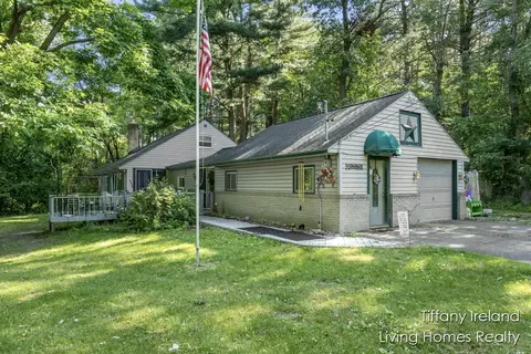 2027 Valentine St NE, Grand Rapids, MI 49525