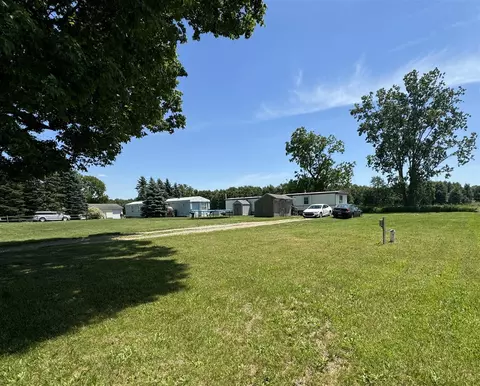 7841 W Portland Rd, Clarksville, MI 48815